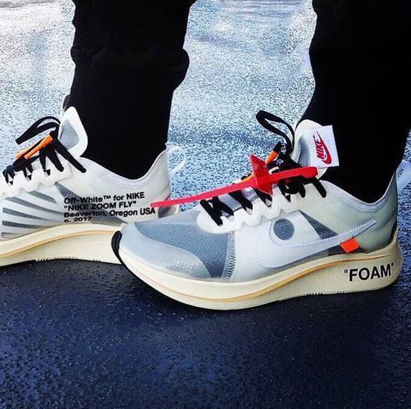 Off-White ナイキ   Zoom Fly オフホワイト ナイキ ズームフライ AJ4588100